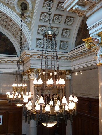 lighting within the chamber room
